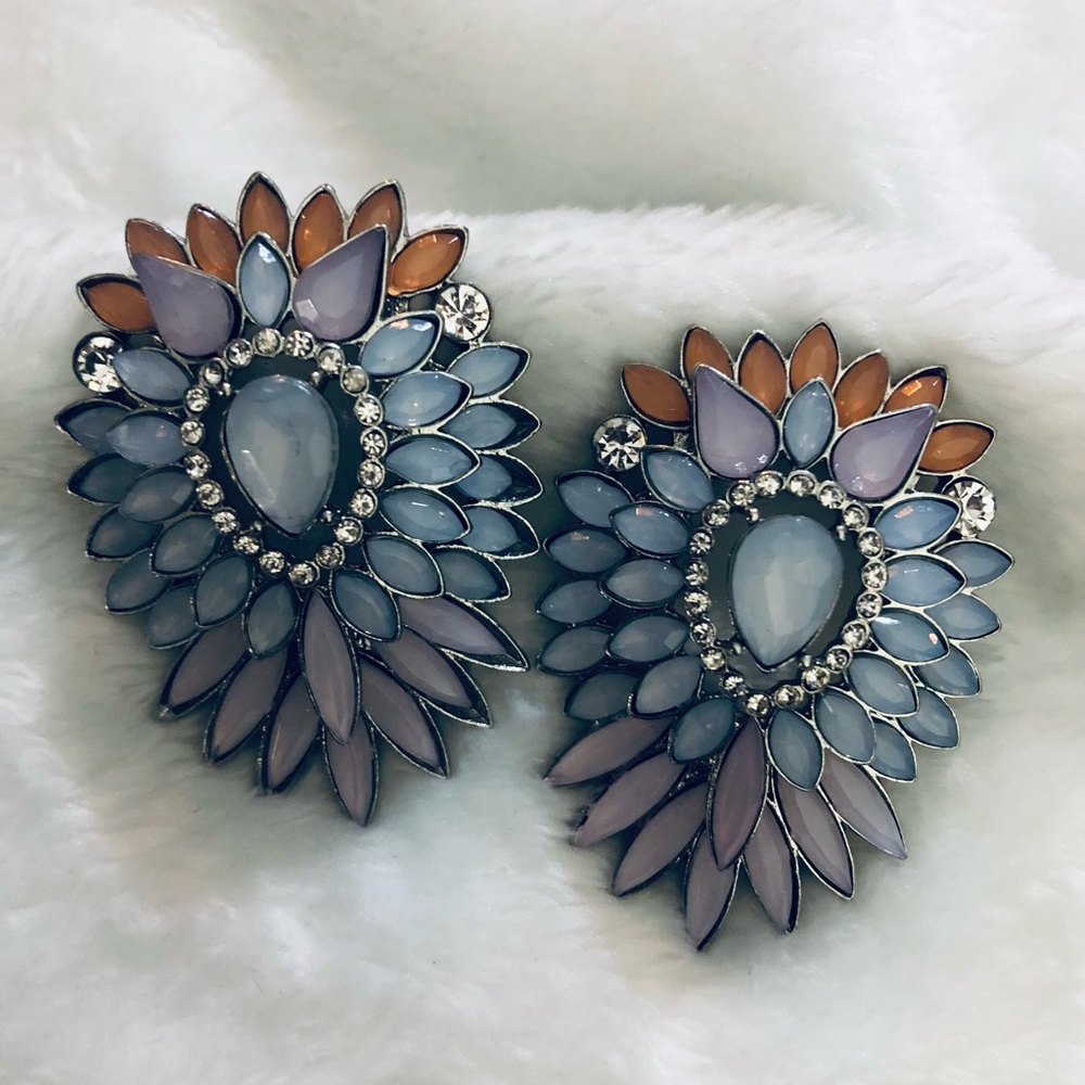 Earrings - Picture 3 of 8